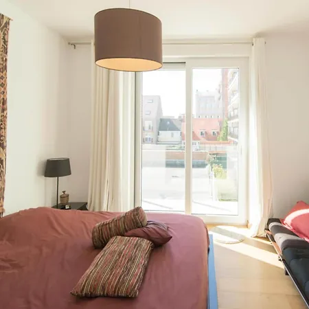 Cozy With Sunny Terrace Apartamento *